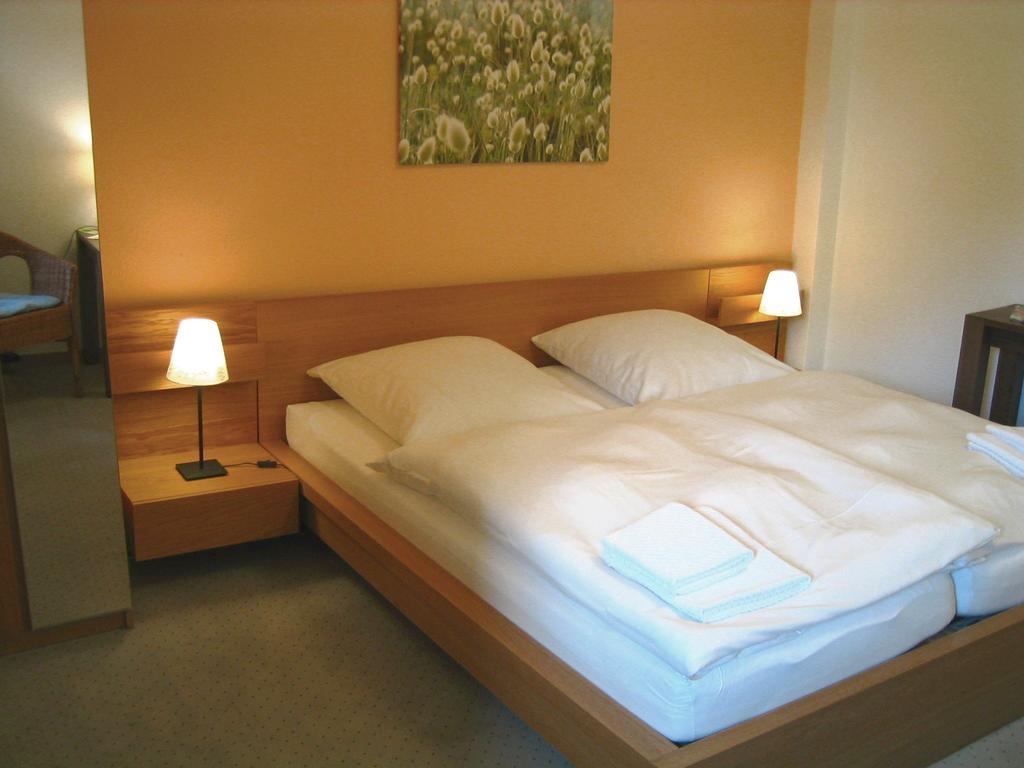 Pension Am Helenenwall Cologne Chambre photo