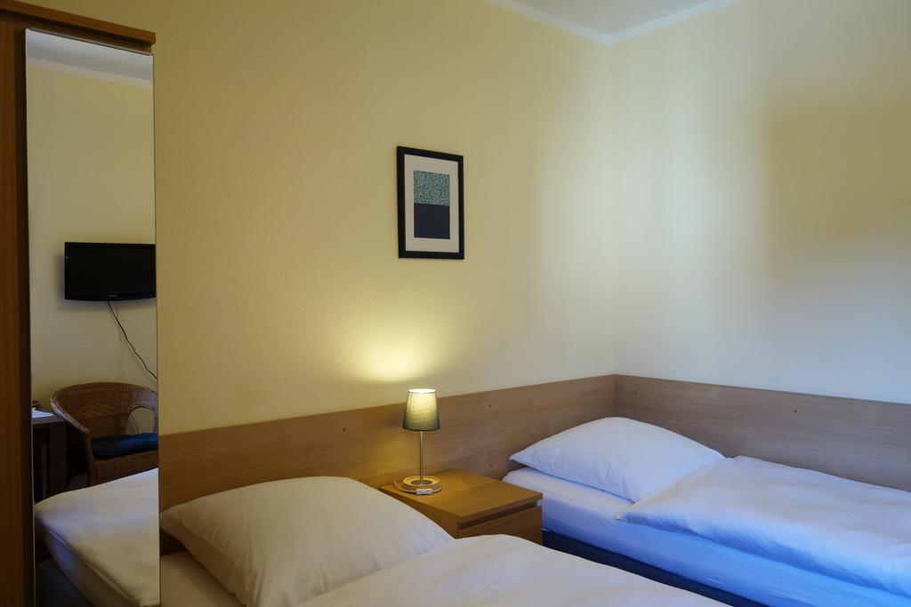 Pension Am Helenenwall Cologne Chambre photo